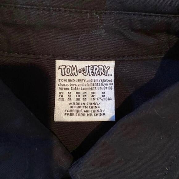 Tom and Jerry Men’s MD Short Sleeve Button Down Graphic Shirt - Picture 4 of 4